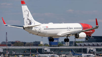 LN-DYY - Norwegian Air Shuttle Boeing 737-800