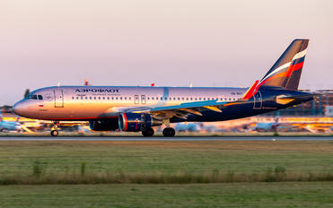 VQ-BST - Aeroflot Airbus A320