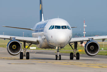 TS-INT - Nouvelair Airbus A320