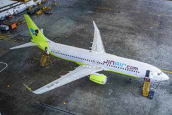 HL8015 - Jin Air Boeing 737-800