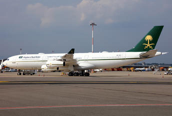 HZ-124 - Saudi Arabia - Government Airbus A340-200
