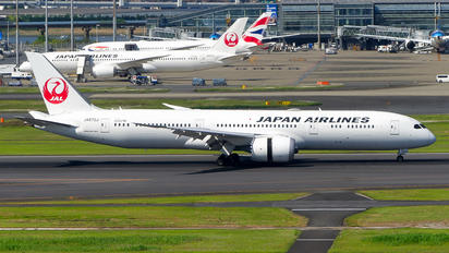 JA872J - JAL - Japan Airlines Boeing 787-9 Dreamliner