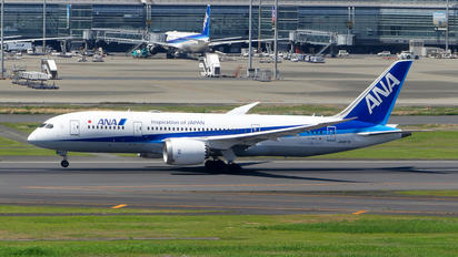 JA807A - ANA - All Nippon Airways Boeing 787-8 Dreamliner