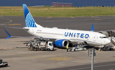N17302 - United Airlines Boeing 737-8 MAX
