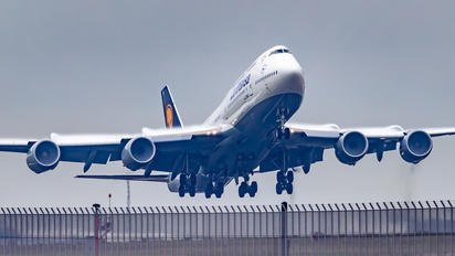 D-ABYP - Lufthansa Boeing 747-200