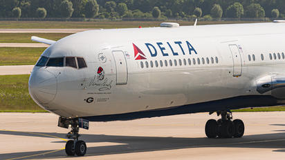 N842MH - Delta Air Lines Boeing 767-400ER