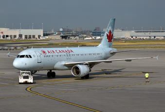 C-GKOE - Air Canada Airbus A320