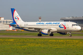 RA-73807 - Ural Airlines Airbus A320