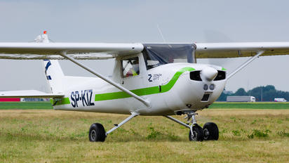 SP-KIZ - Private Cessna 150