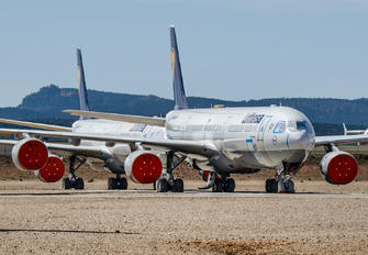 - - Lufthansa Airbus A340-600