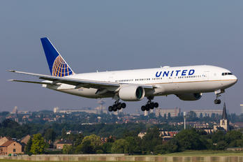 N798UA - United Airlines Boeing 777-200ER