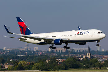 N187DN - Delta Air Lines Boeing 767-300ER