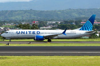 N37542 - United Airlines Boeing 737-9 MAX