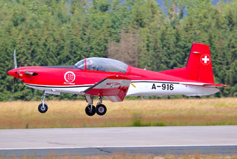 A-916 - Switzerland - Air Force: PC-7 Team Pilatus PC-7 I & II