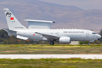 13-001 - Turkey - Air Force Boeing 737-700