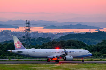 B-18102 - China Airlines Airbus A321 NEO