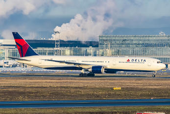N837MH - Delta Air Lines Boeing 767-400ER