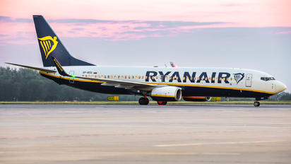 SP-RSU - Ryanair Boeing 737-800