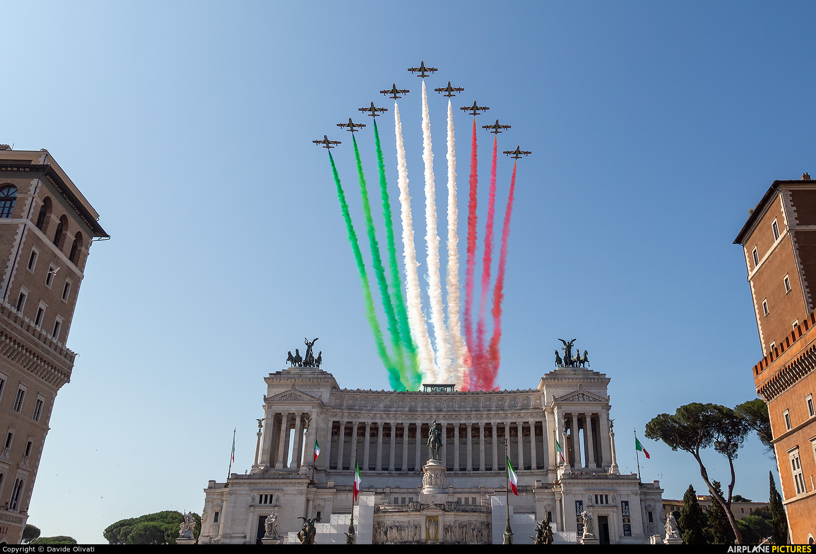 Italy - Air Force "Frecce Tricolori" - aircraft at Off Airport - Italy