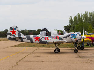 EC-IAJ - Yakstars Yakovlev Yak-52
