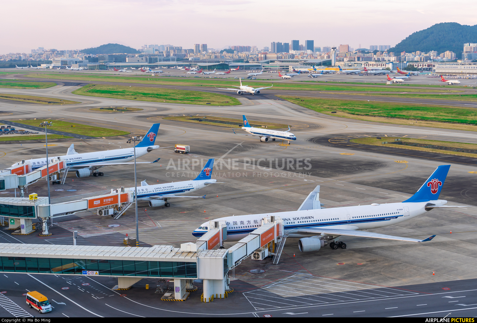 China Southern Airlines B-5928 aircraft at Shenzhen Bao\