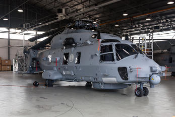 MM81593 - Italy - Navy NH Industries SH-90A