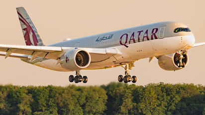 A7-AMH - Qatar Airways Airbus A350-900