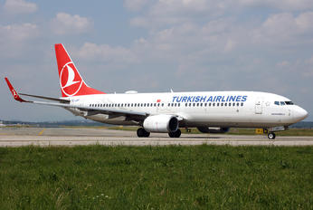 TC-JZF - Turkish Airlines Boeing 737-800