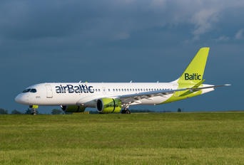 YL-ABB - Air Baltic Airbus A220-300