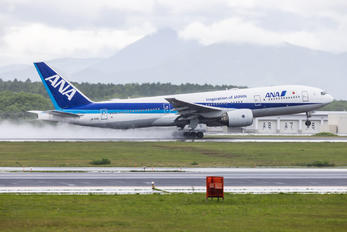 JA713A - ANA - All Nippon Airways Boeing 777-200ER