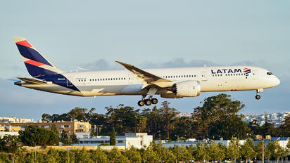 PS-LAA - LATAM Boeing 787-9 Dreamliner