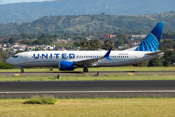 N27276 - United Airlines Boeing 737-8 MAX