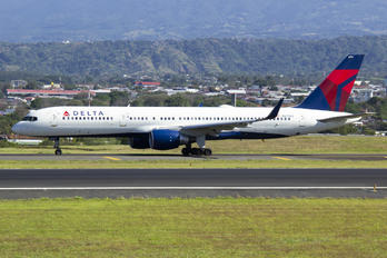 N6714Q - Delta Air Lines Boeing 757-200