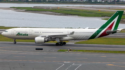 EI-EJK - Alitalia Airbus A330-200