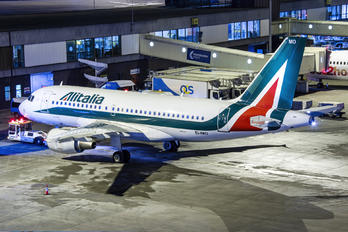 EI-IMO - Alitalia Airbus A319