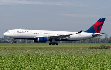 N855NW - Delta Air Lines Airbus A330-200