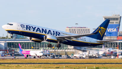 SP-RST - Ryanair Sun Boeing 737-8AS