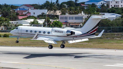 N490QS - NetJets Aviation Gulfstream Aerospace G-IV,  G-IV-SP, G-IV-X, G300, G350, G400, G450