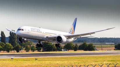 N16009 - United Airlines Boeing 787-10 Dreamliner