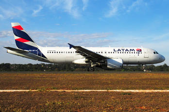 PR-MYA - LATAM Brasil Airbus A320