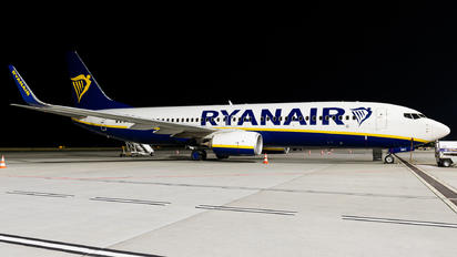 SP-RKC - Ryanair Sun Boeing 737-8AS
