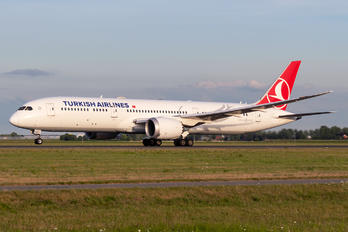 TC-LLE - Turkish Airlines Boeing 787-9 Dreamliner