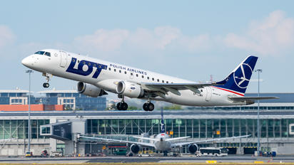 SP-LMH - LOT - Polish Airlines Embraer ERJ-190LR (ERJ-190-100 LR)