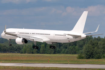 UR-SLE - Mavi Gok Aviation Boeing 757-300