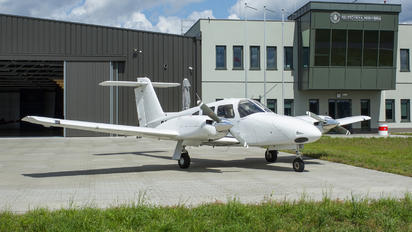 SP-UTM - Politechnika Poznańska Piper PA-44 Seminole