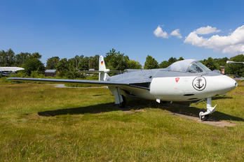 VB+134 - Germany - Navy Hawker Sea Hawk Mk. 100