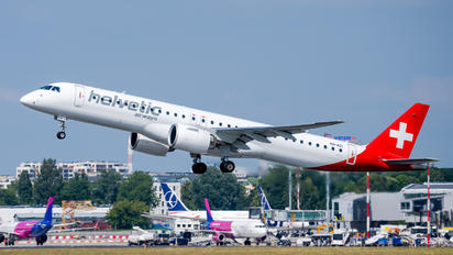 HB-AZI - Helvetic Airways Embraer ERJ-195-E2