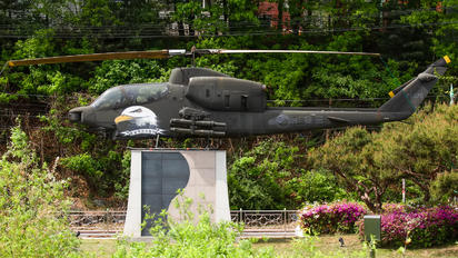 29070 - South Korea - Army Bell AH-1J Cobra