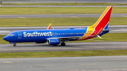 N8327A - Southwest Airlines Boeing 737-800
