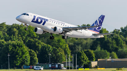 SP-LIQ - LOT - Polish Airlines Embraer ERJ-175 (170-200)